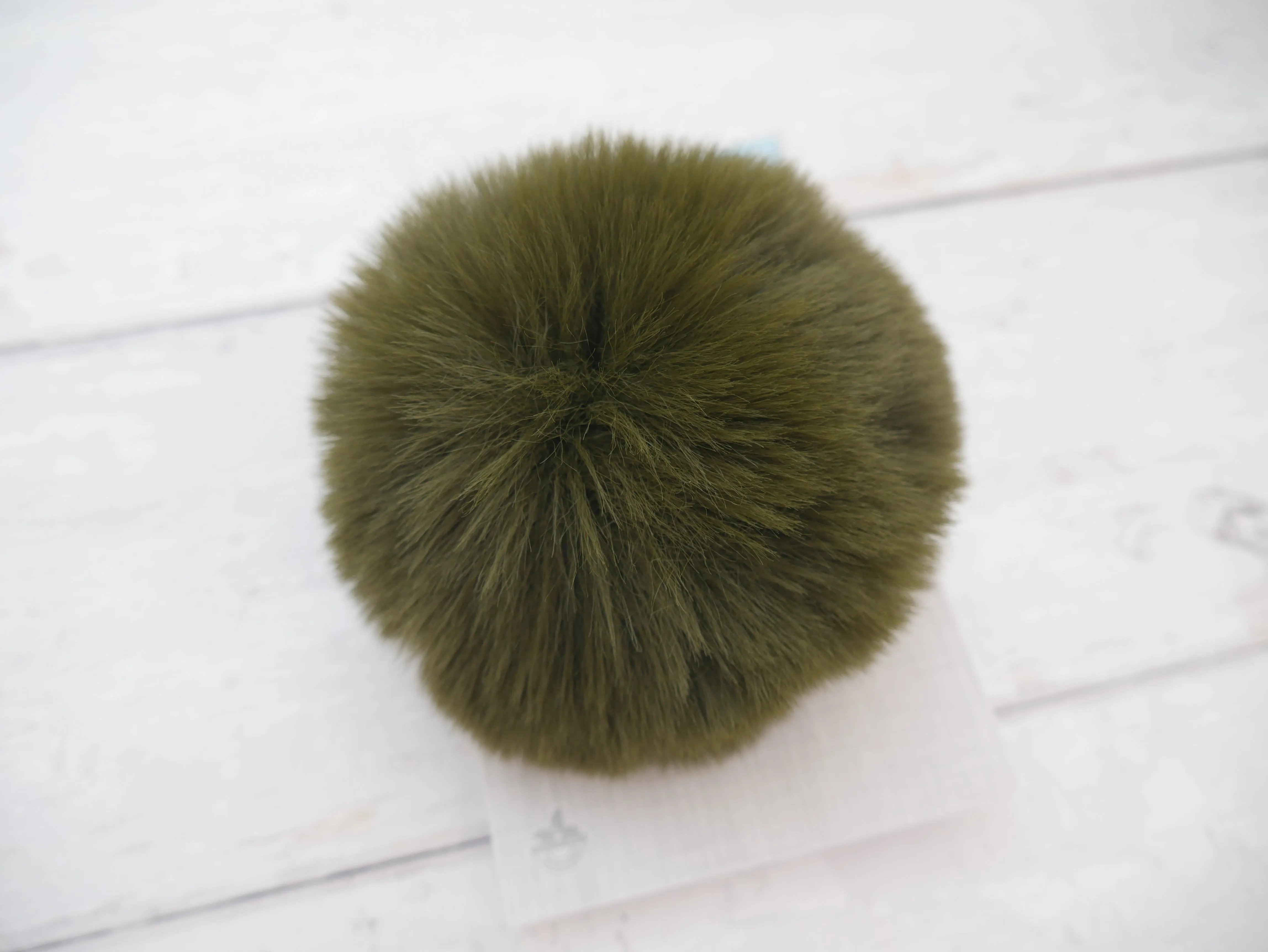 Fur Pom Pom, Khaki
