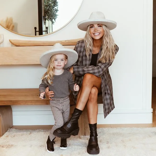 Kids Cara Loren Pencil Brim