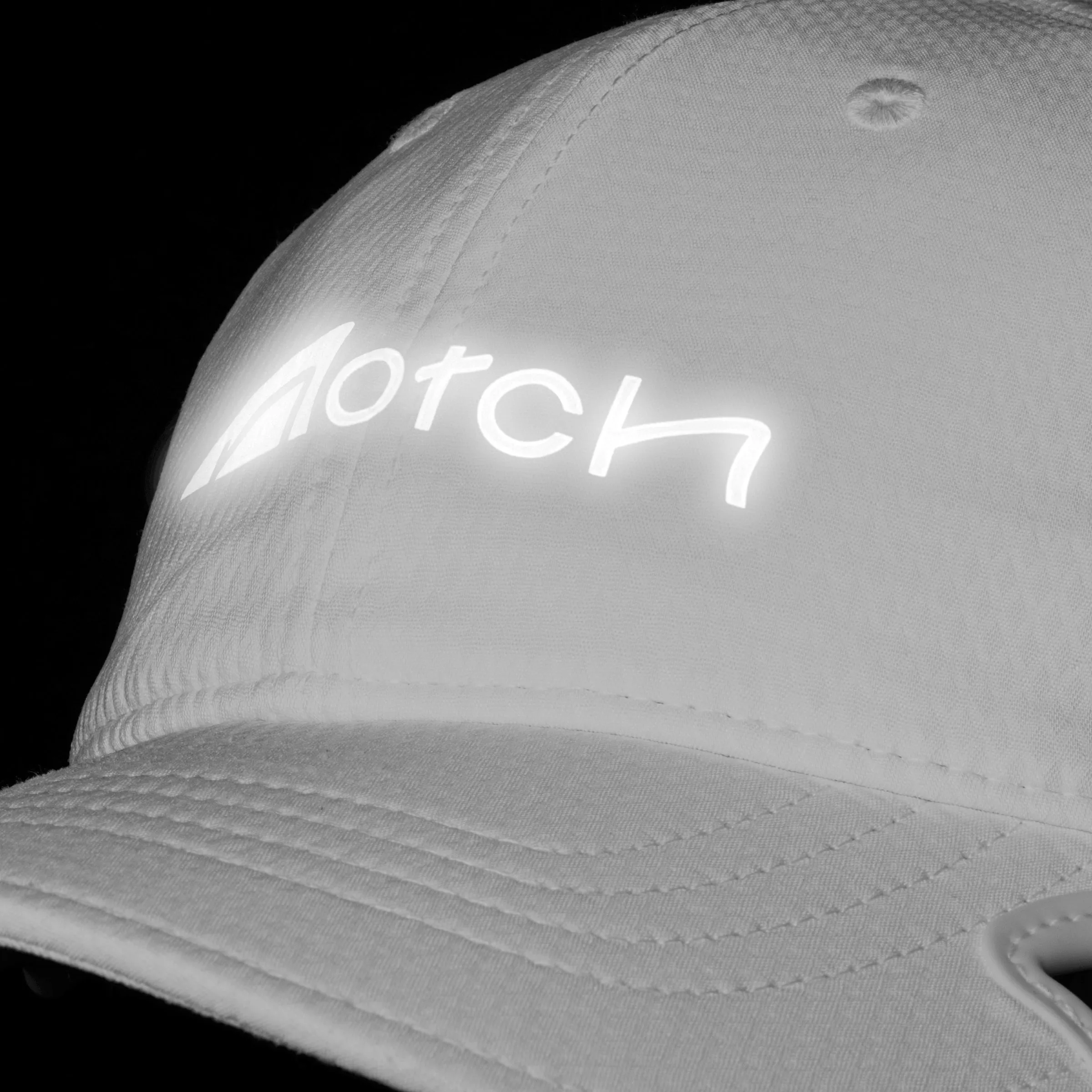 Notch Classic Adjustable Athlete Runner White